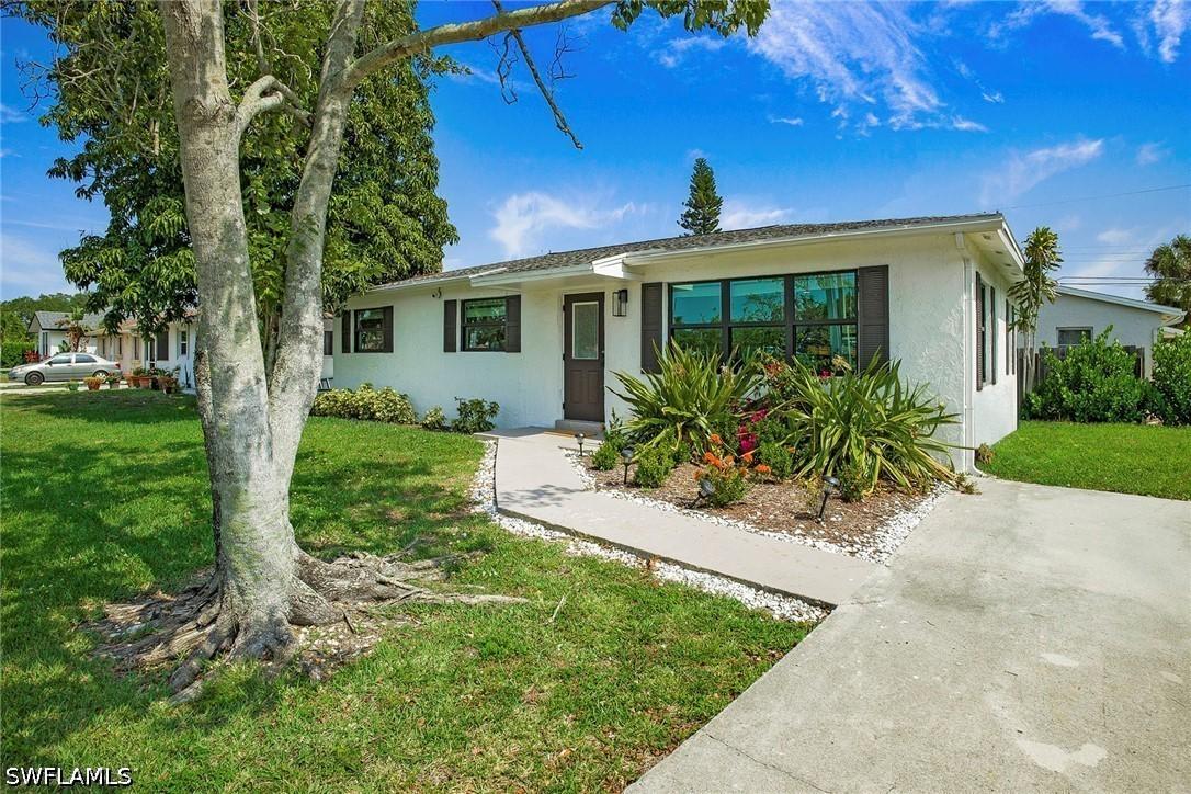 3455 Estey Ave., Naples, FL 34104