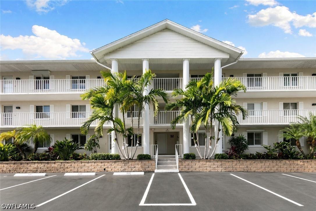 3072 Sandpiper Bay Cir. #M103, Naples, FL 34112