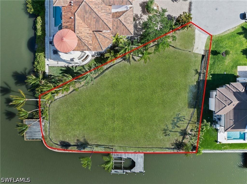 366 Pine Ave., Naples, FL 34108