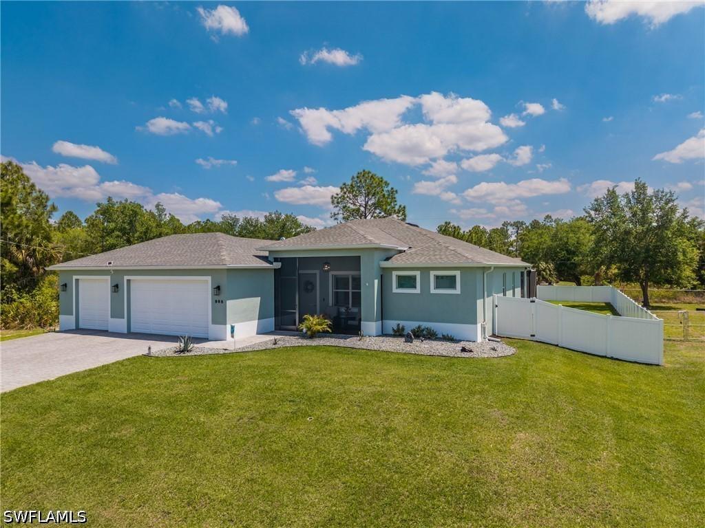 908 Hibiscus Ave., Lehigh Acres, FL 33972