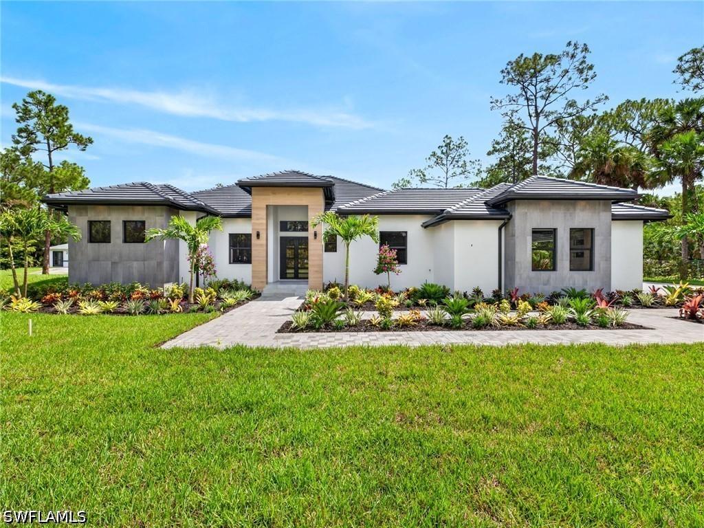 430 7th St., Naples, FL 34117