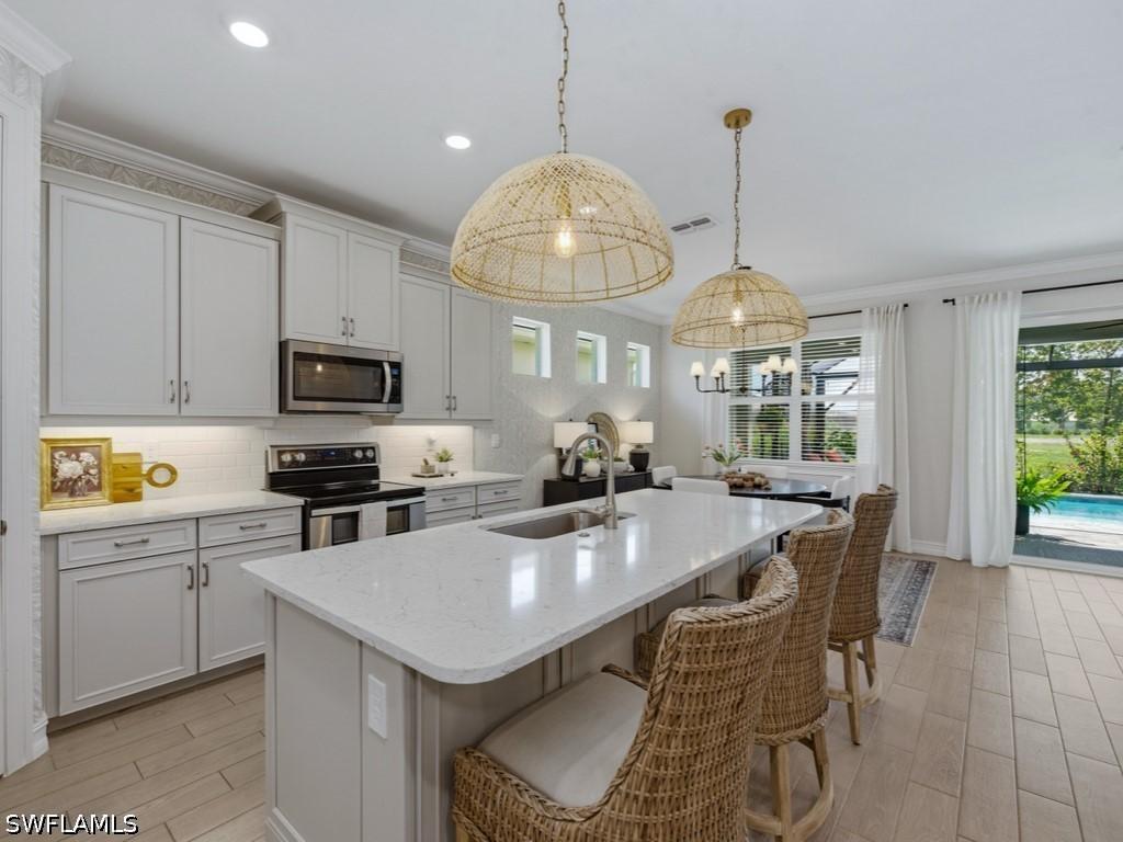 496 Polihale Way, Naples, FL 34114