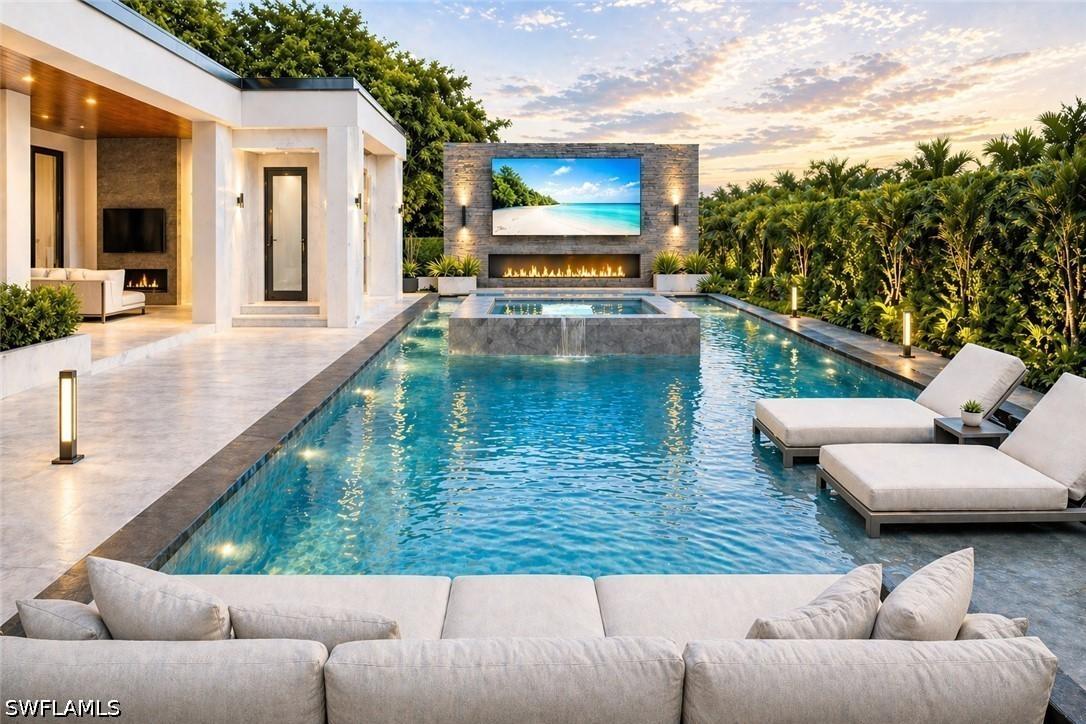 3423 Canal St., Naples, FL 34112