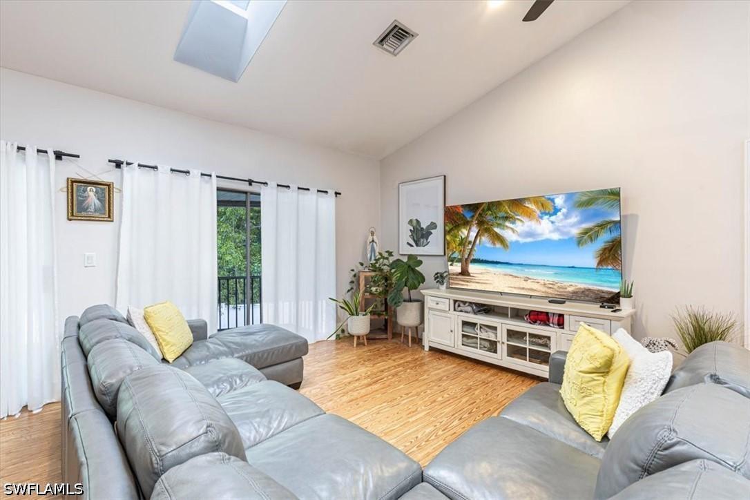 3618 Cottage Club Ln., Naples, FL 34105