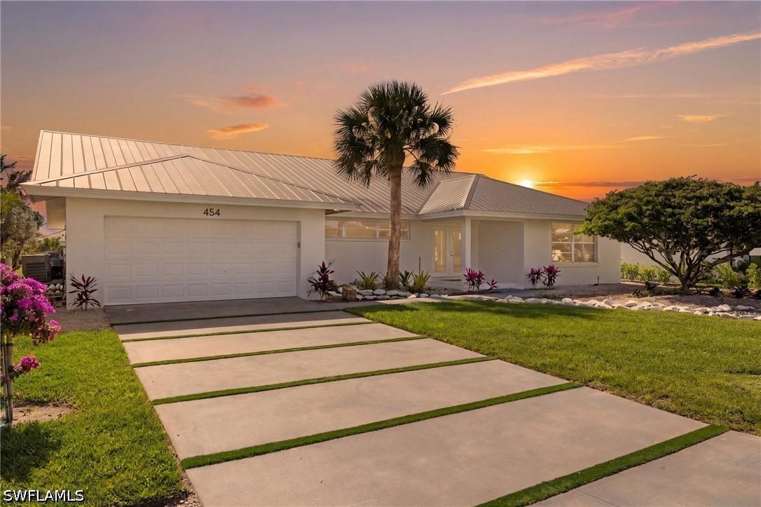 454 Flamingo Ave., Naples, FL 34108