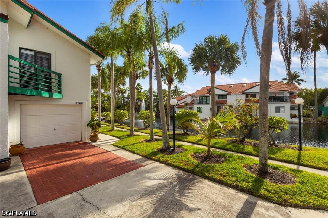 2294 Anchorage Ln. #B, Naples, FL 34104