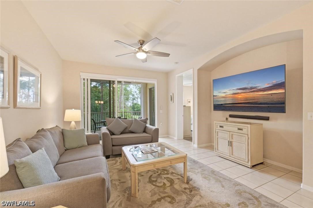 4873 Hampshire Ct. #104, Naples, FL 34112