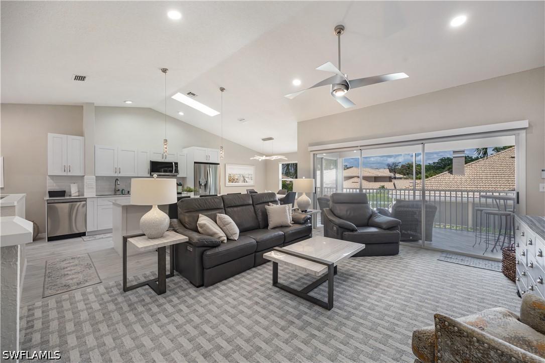 290 Emerald Bay Cir. #L5, Naples, FL 34110