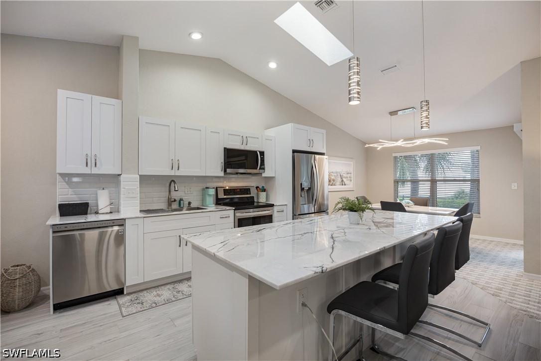 290 Emerald Bay Cir. #L5, Naples, FL 34110