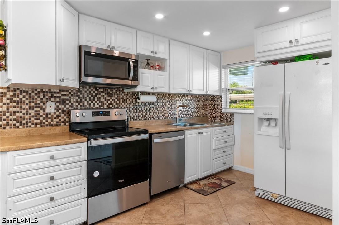49 High Point Cir. #102, Naples, FL 34103