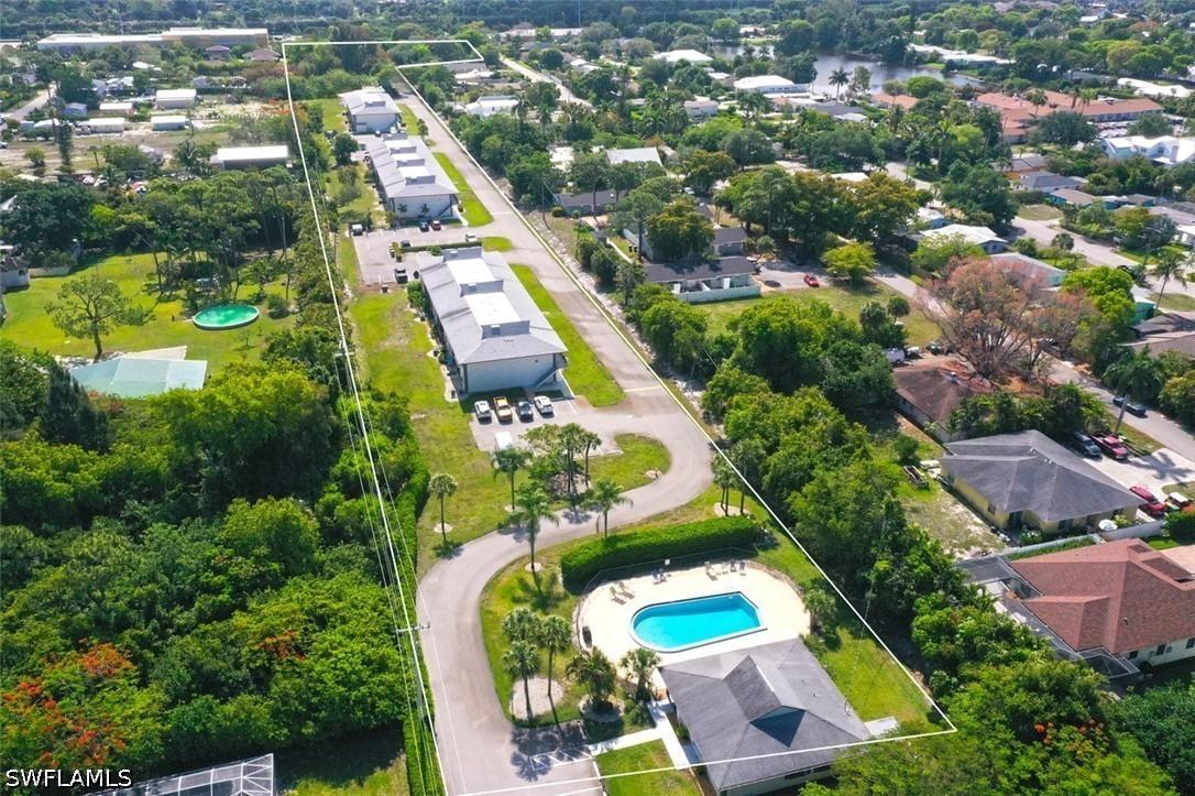 1095 Rosemary Ct., Naples, FL 34103
