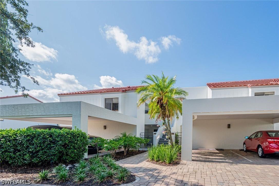 577 Beachwalk Cir. #R203, Naples, FL 34108