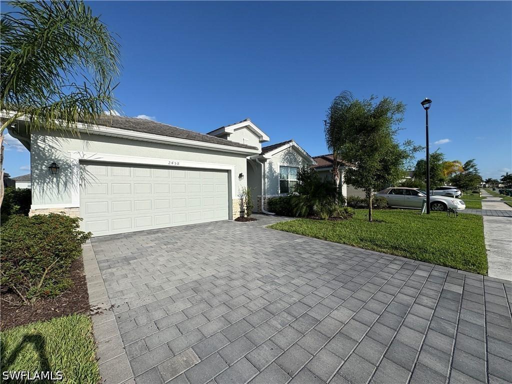2458 Orchard St., Naples, FL 34120