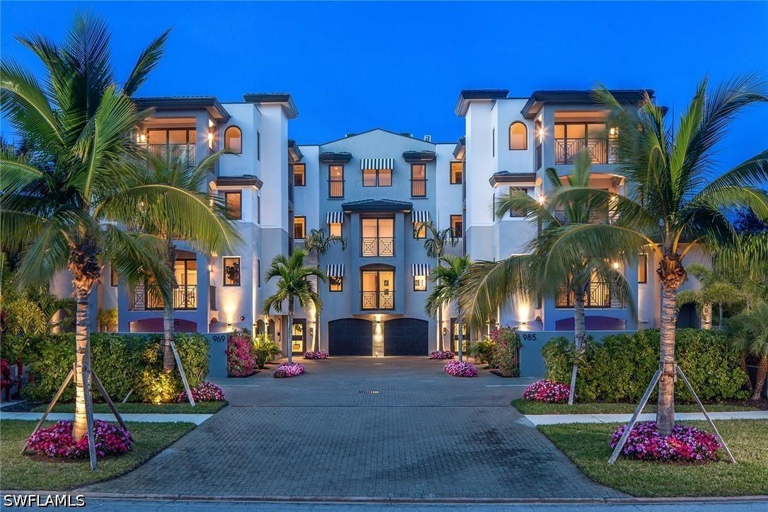 969 8th Ave. #102, Naples, FL 34102