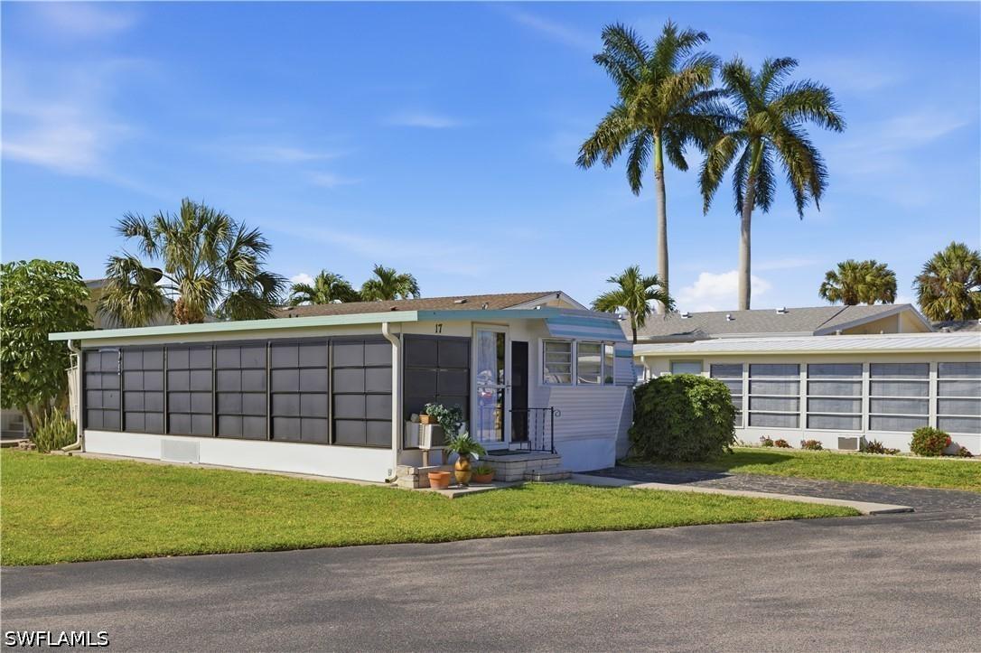 17 Jade Dr. #17J, Naples, FL 34114