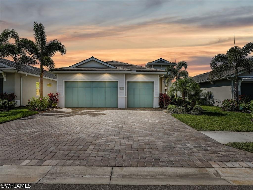 9288 Cayman Dr., Naples, FL 34114