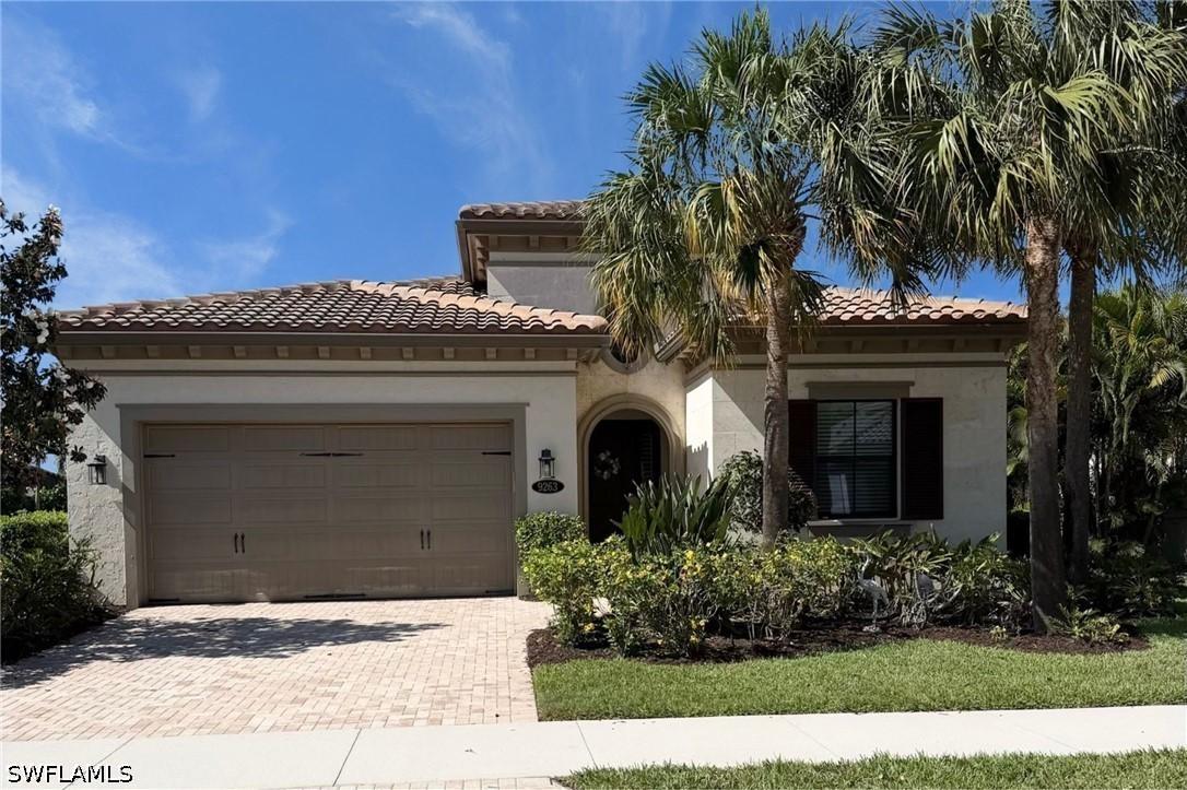 9263 Glenforest Dr., Naples, FL 34120