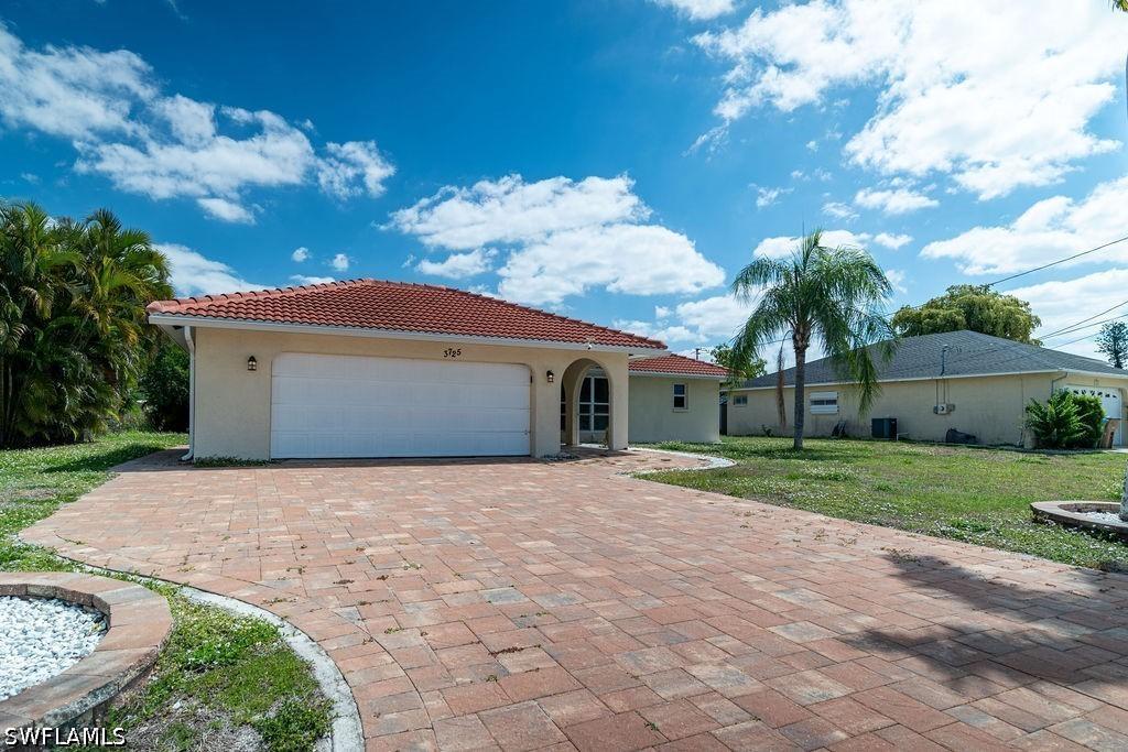 3725 SE 8th Pl., Cape Coral, FL 33904
