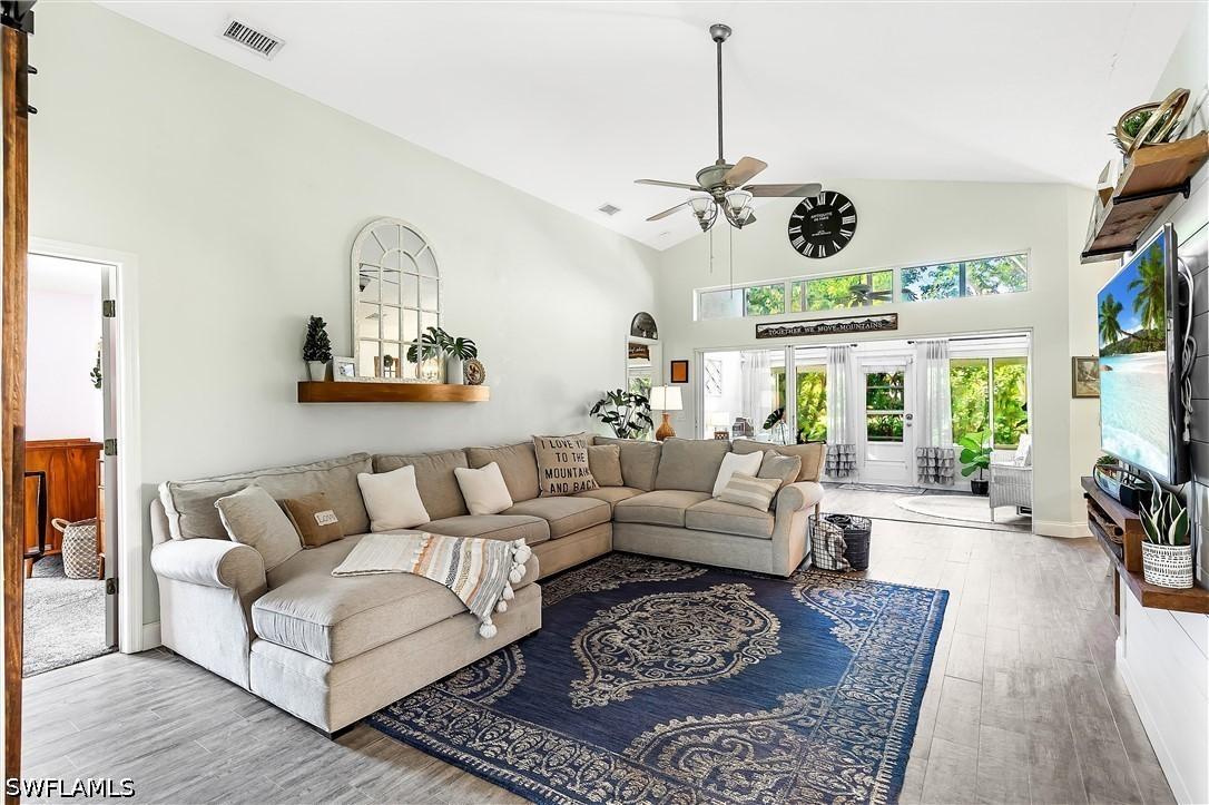 9801 Las Casas Dr., Fort Myers, FL 33919