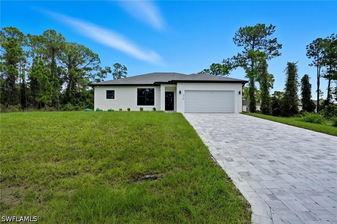 219 Ogden Ave., Lehigh Acres, FL 33974