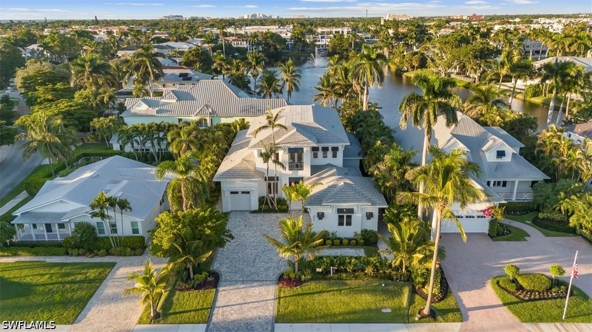 493 8th Ave., Naples, FL 34102