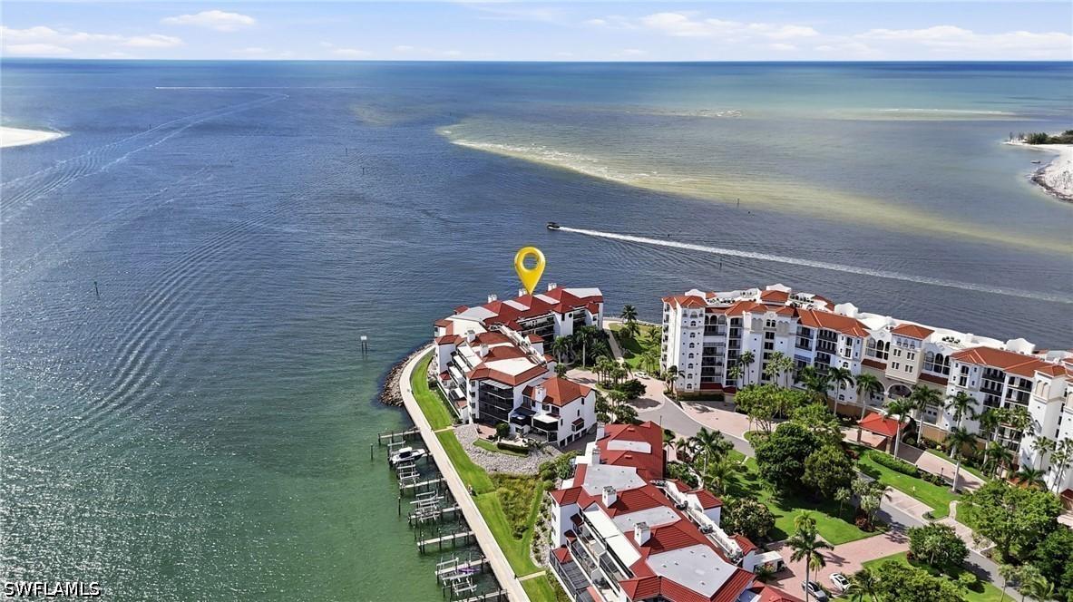 604 La Peninsula Blvd., Naples, FL 34113