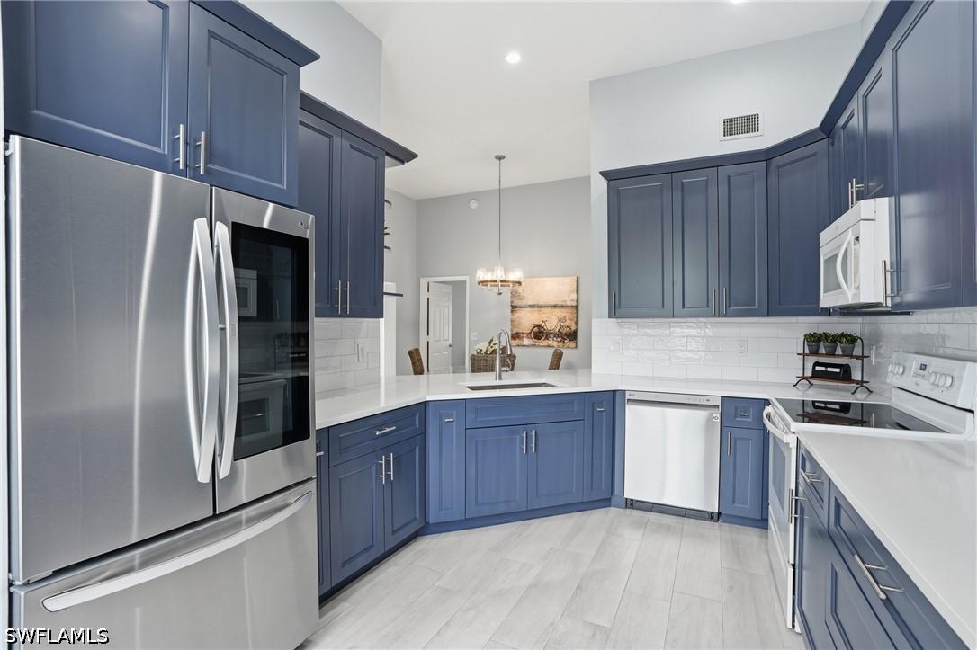 637 Beachwalk Cir. #E202, Naples, FL 34108