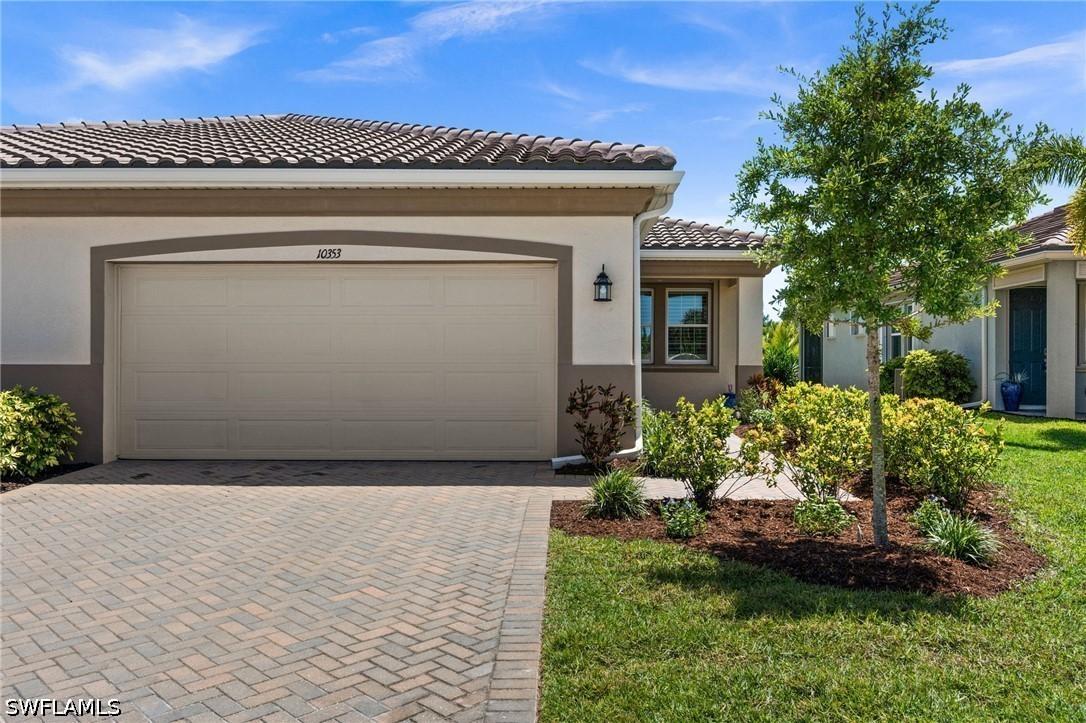 10353 Bonavie Cove Dr., Fort Myers, FL 33966