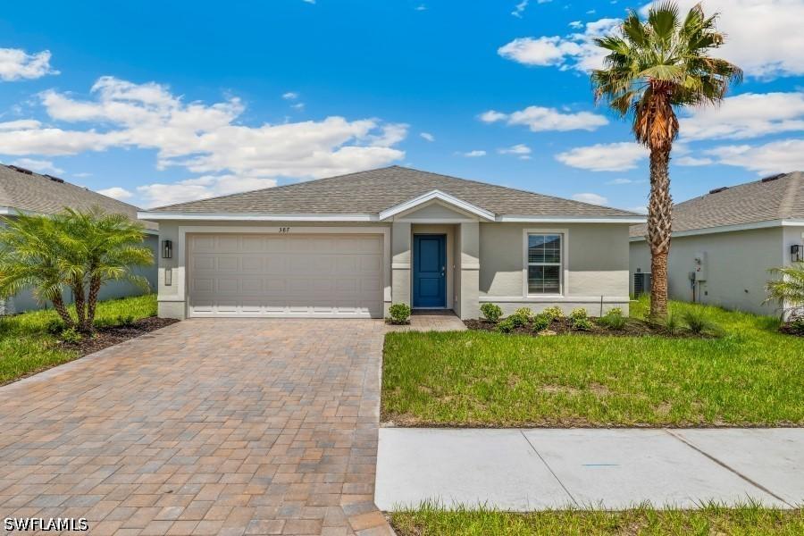 387 Radiant Sun Ln., Lehigh Acres, FL 33936