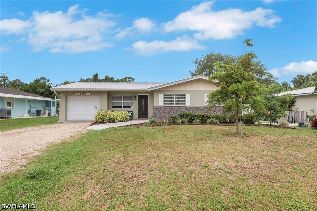 12207 De Moya Dr., Fort Myers, FL 33905