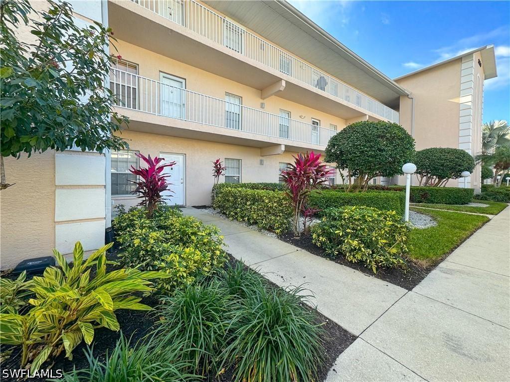 3250 Cypress Glen Way #424, Naples, FL 34109