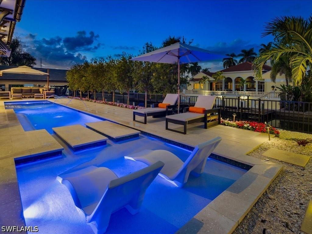 425 15th Ave., Naples, FL 34102