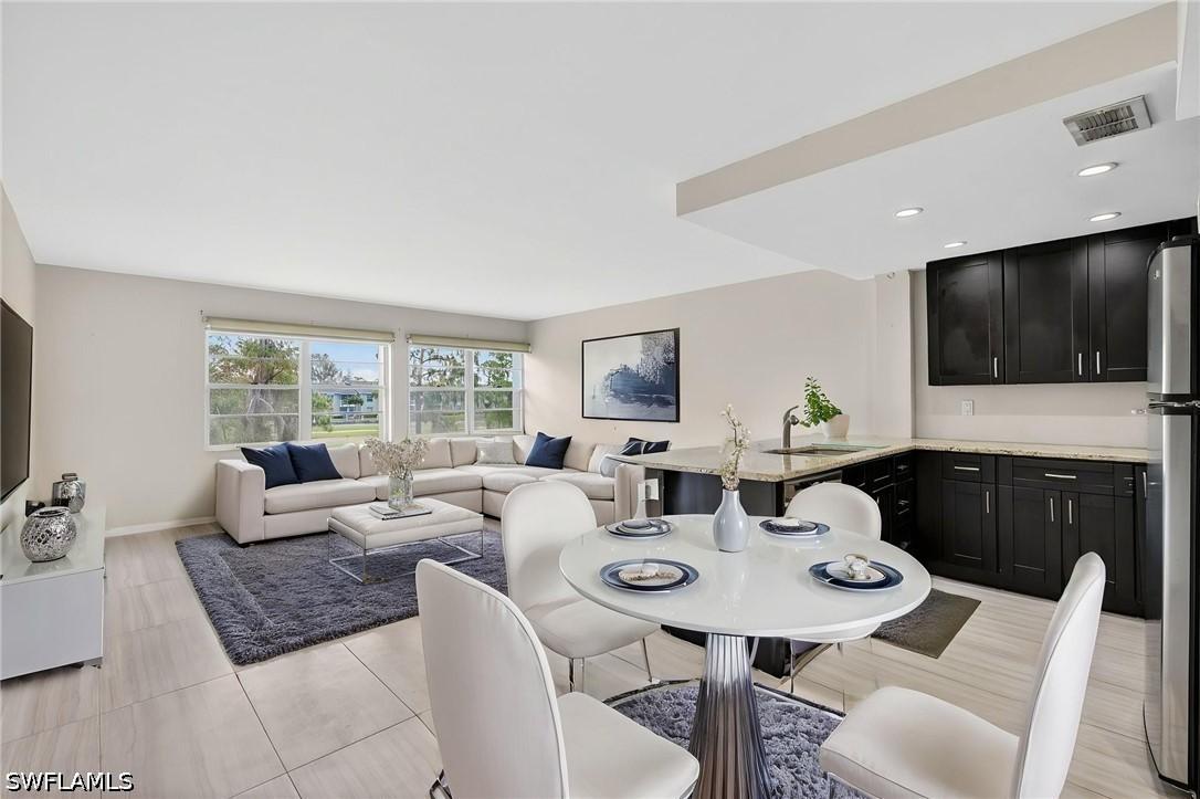 1084 Forest Lakes Dr. #7205, Naples, FL 34105