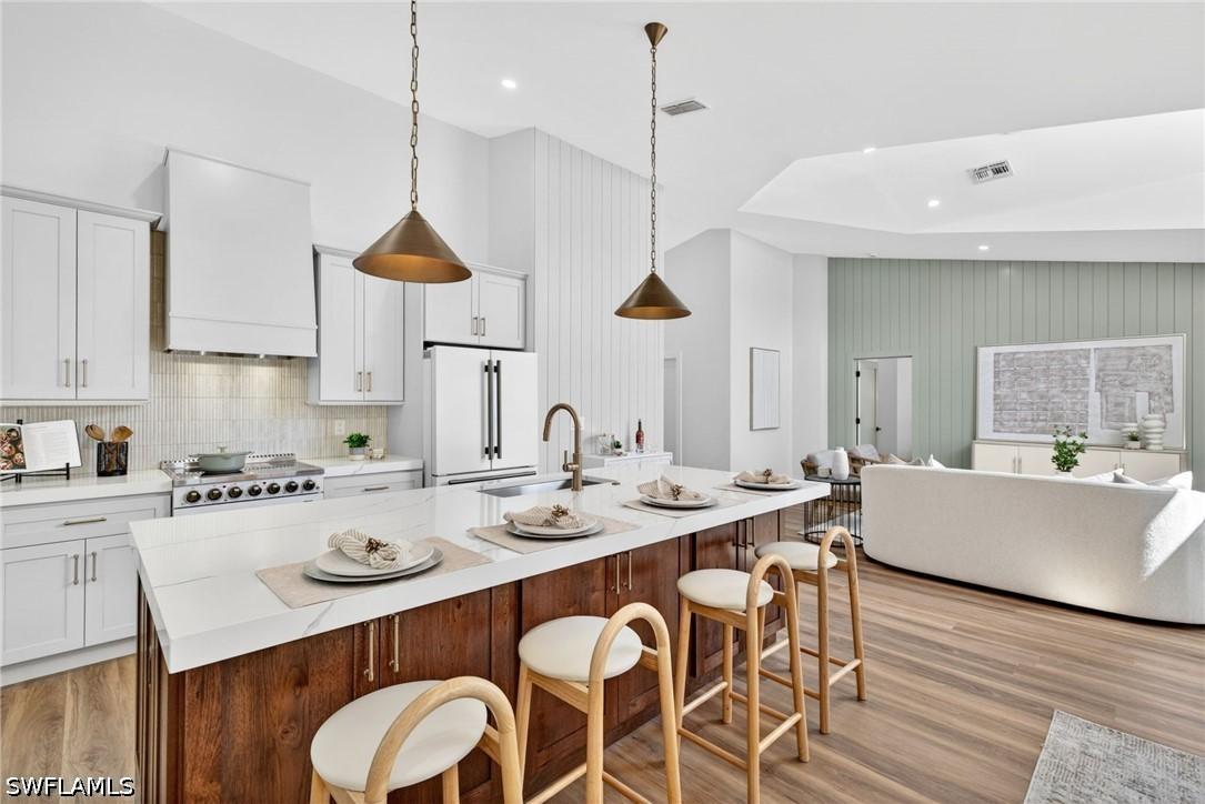 10987 Fieldfair Dr., Naples, FL 34119