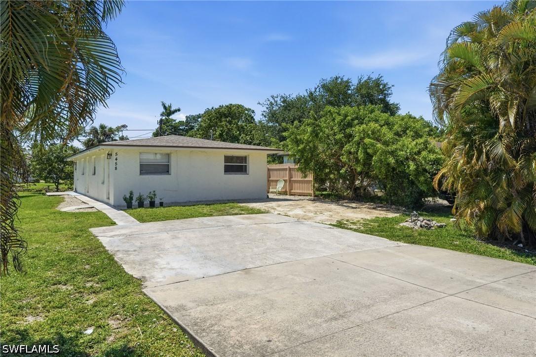 5458 Sholtz St., Naples, FL 34113
