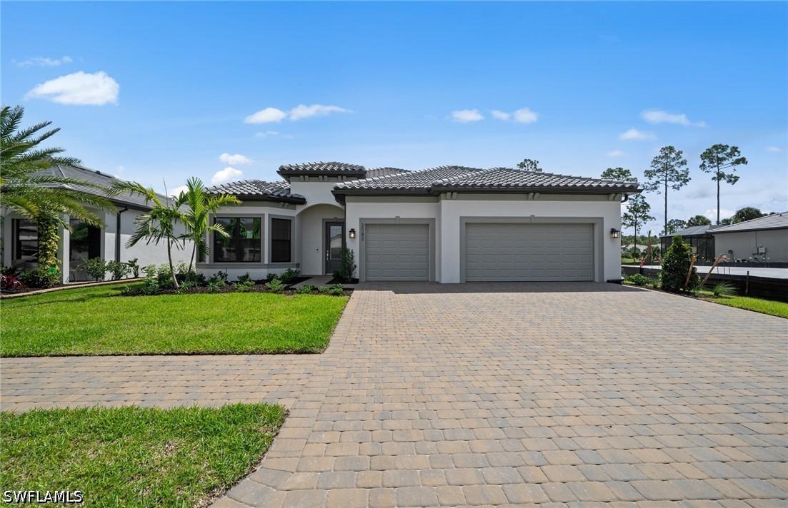 2082 Don Benito Way, Naples, FL 34120