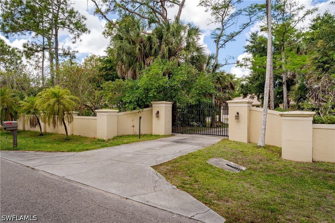 1781 21st St., Naples, FL 34117