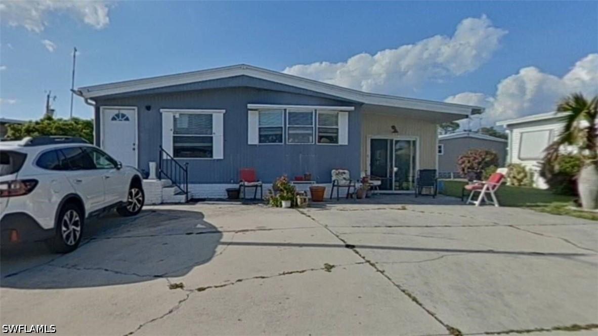 181 Chisholm Tr., North Fort Myers, FL 33917