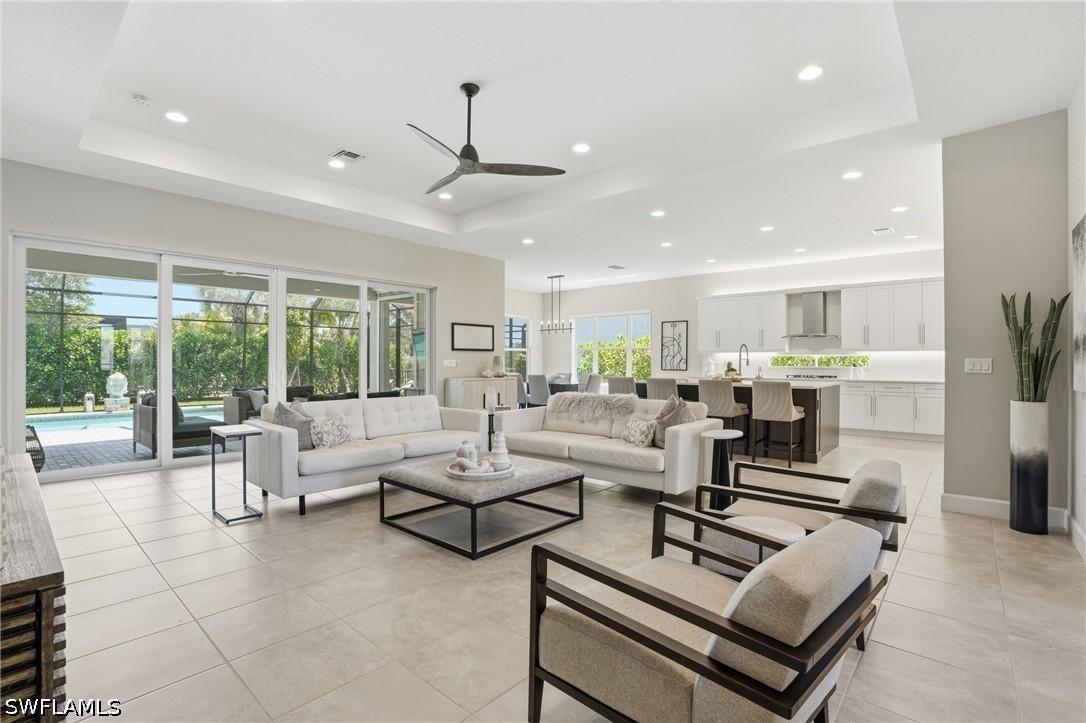 11644 Periwinkle Dr., Naples, FL 34120