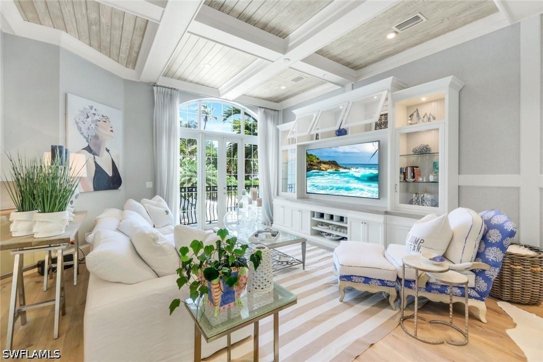 510 2nd St. #102, Naples, FL 34102