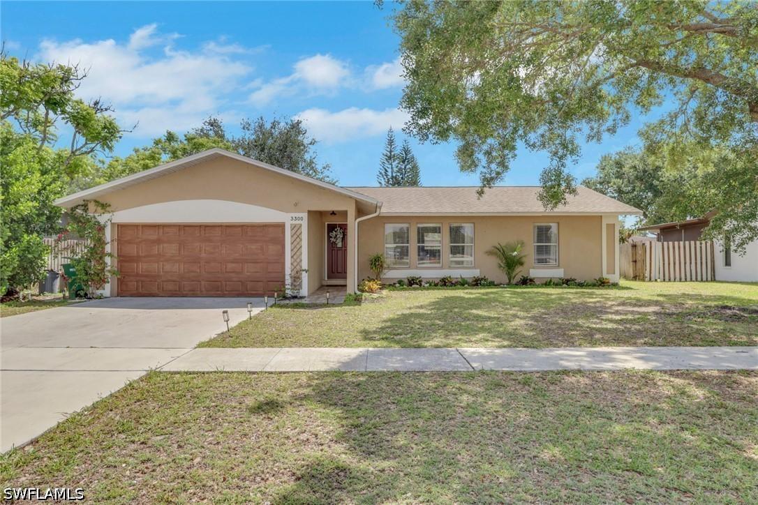 3300 Valencia Dr., Naples, FL 34120