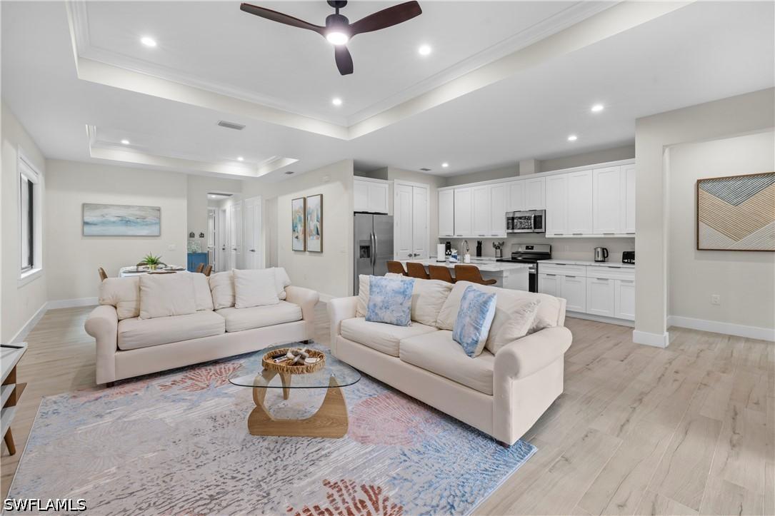 3012 Pine Tree Dr., Naples, FL 34112