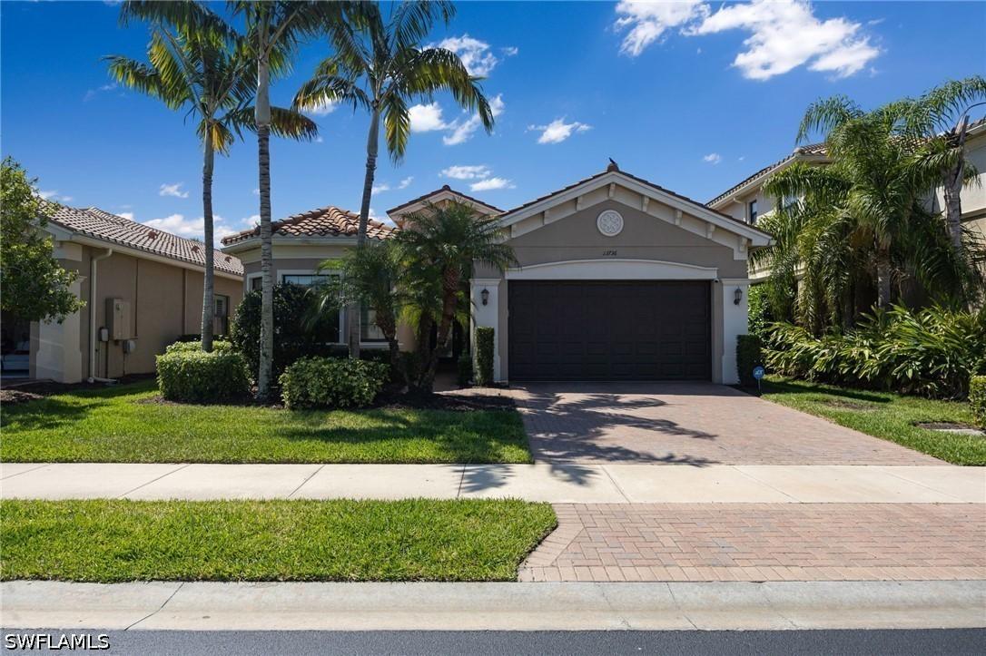13736 Luna Dr., Naples, FL 34109