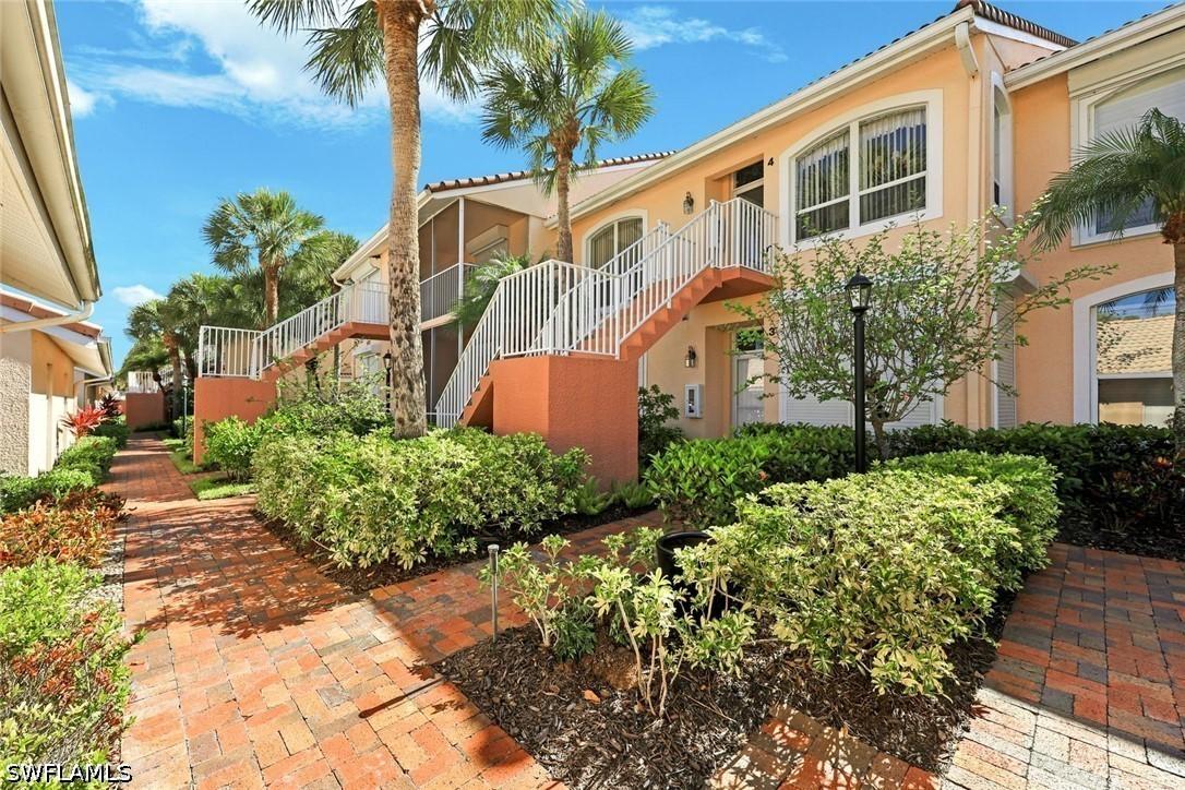 1972 Cascades Dr. #4, Naples, FL 34112