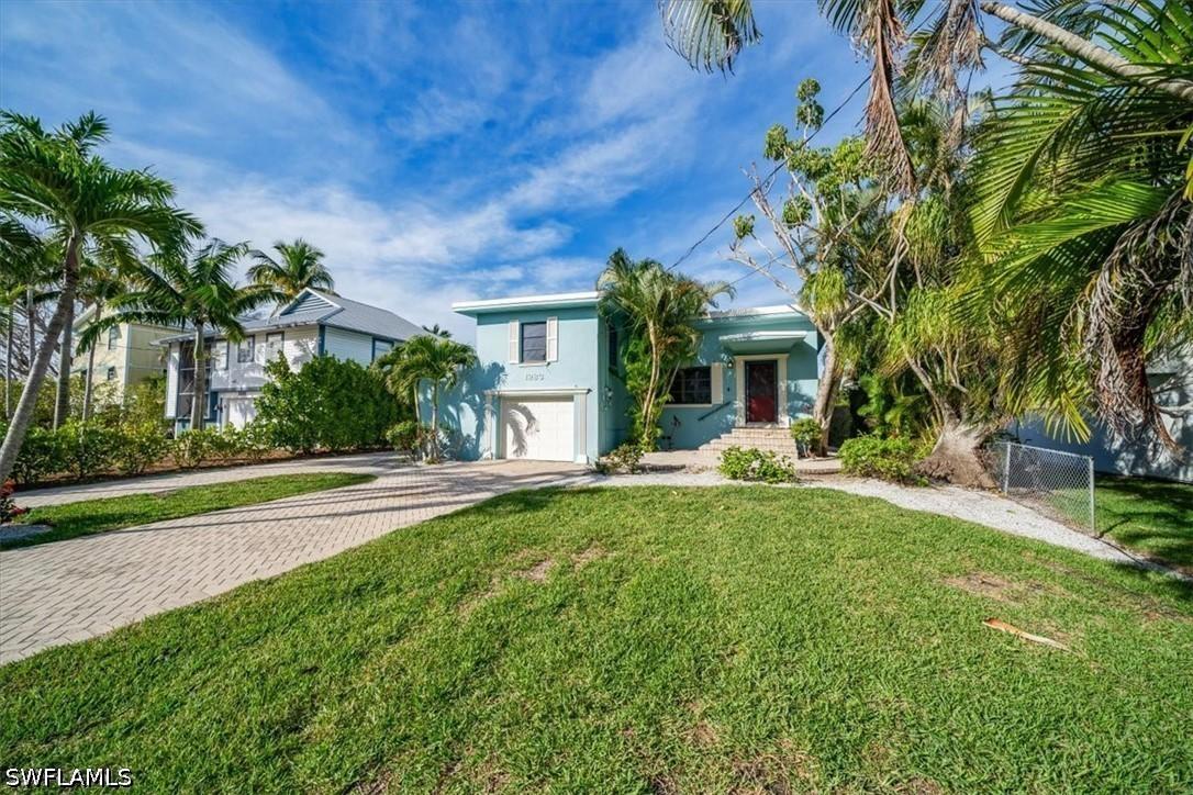 1283 Grand Canal Dr., Naples, FL 34110