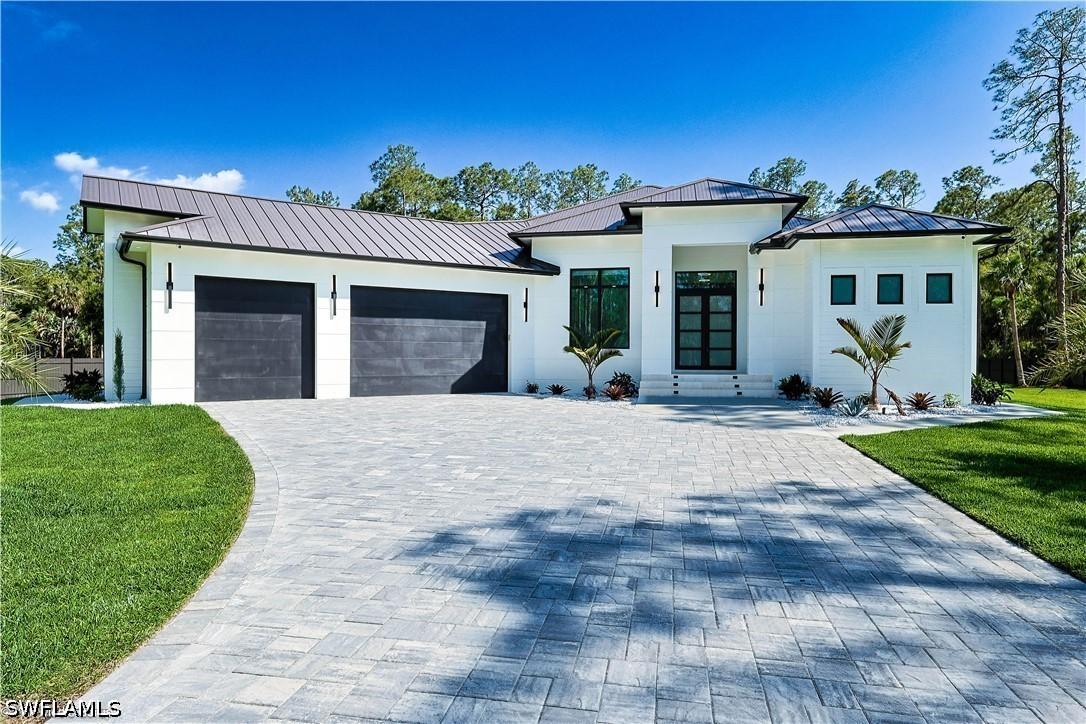 3414 1st Ave., Naples, FL 34120