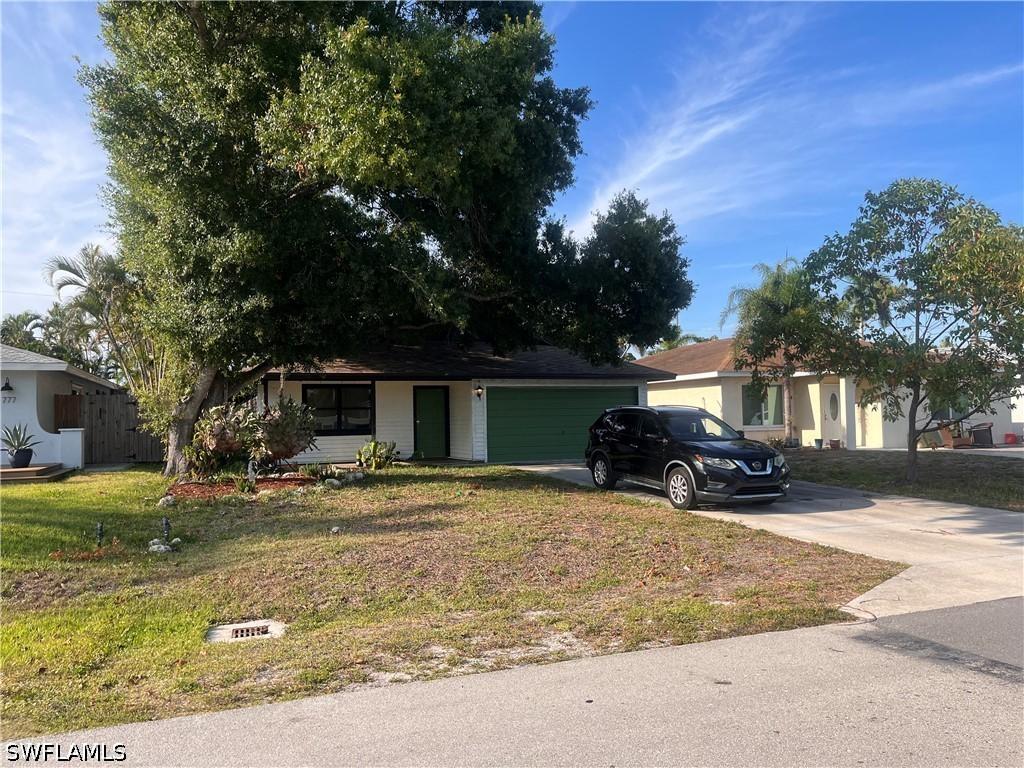 781 107th Ave., Naples, FL 34108