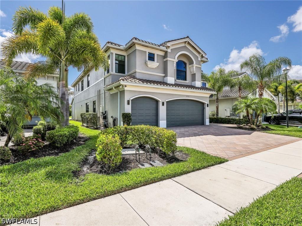 4716 Kensington Cir., Naples, FL 34119