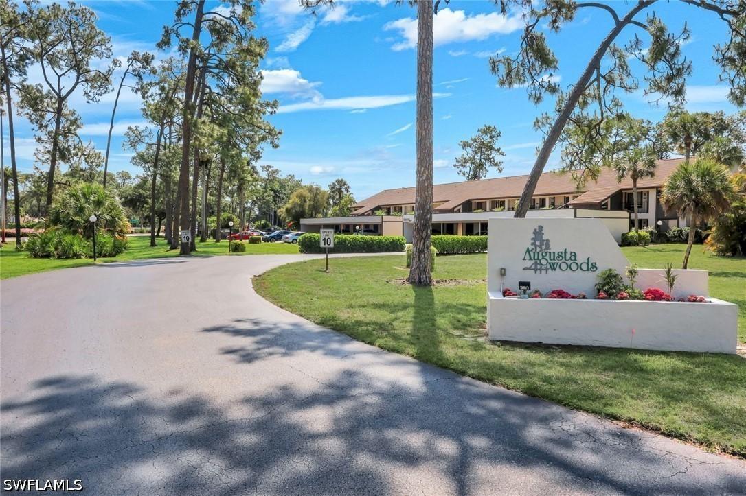 5857 101 Rd. #101, Naples, FL 34113