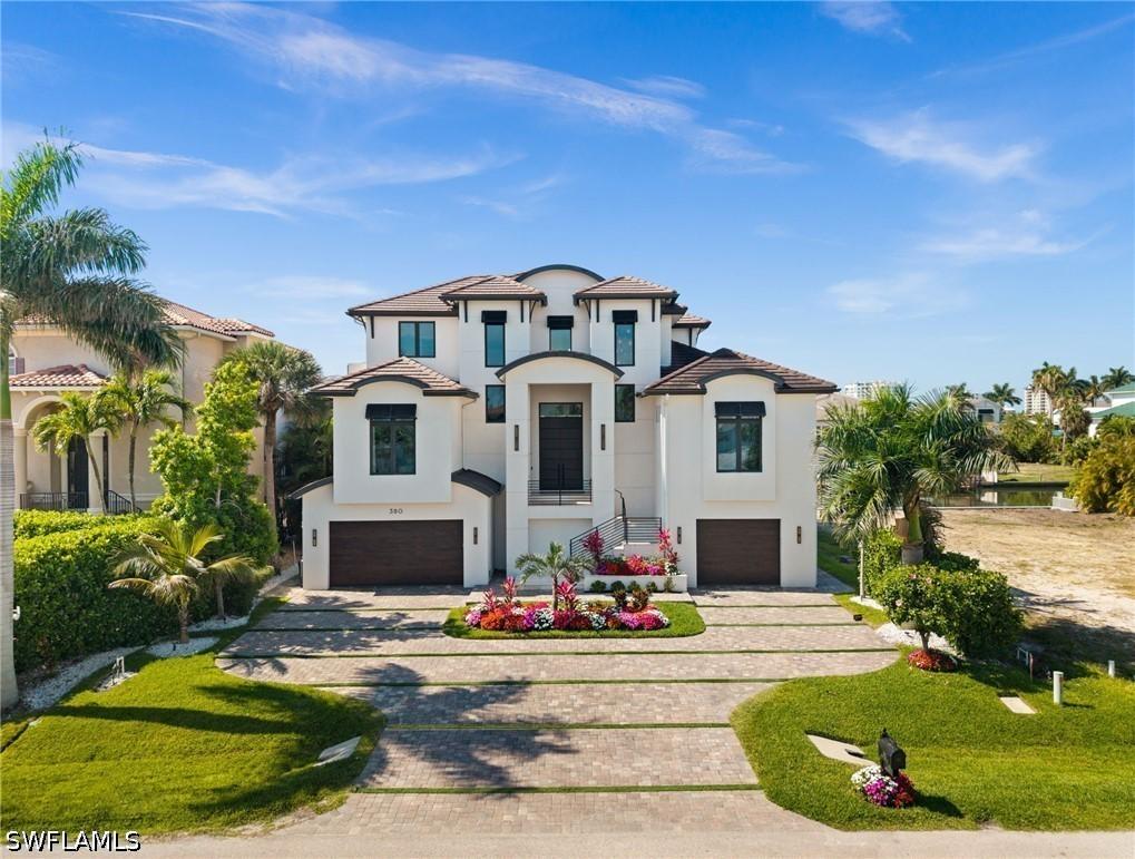 380 Trade Winds Ave., Naples, FL 34108